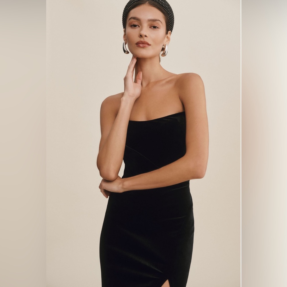 Anthropologie Jenny Yoo Cassandra Strapless
Stretch Velvet Gown, Black, Sz 12 - Picture 3 of 6